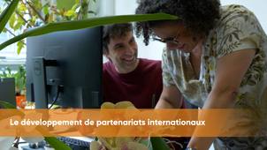 Le développement de partenariats internationaux