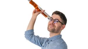 Jean Pauly, doctorant finaliste MT180 nous accueille dans son labo