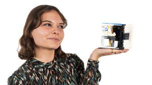 Elisa Vicq, doctorante finaliste MT180 nous accueille dans son labo