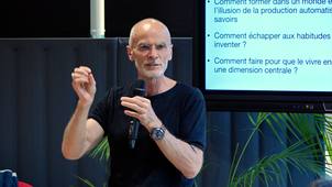 Conférence de Samuel Nowakowski - IA, fake news, réseaux sociaux... Comment exercer son esprit critique dans le monde moderne ?